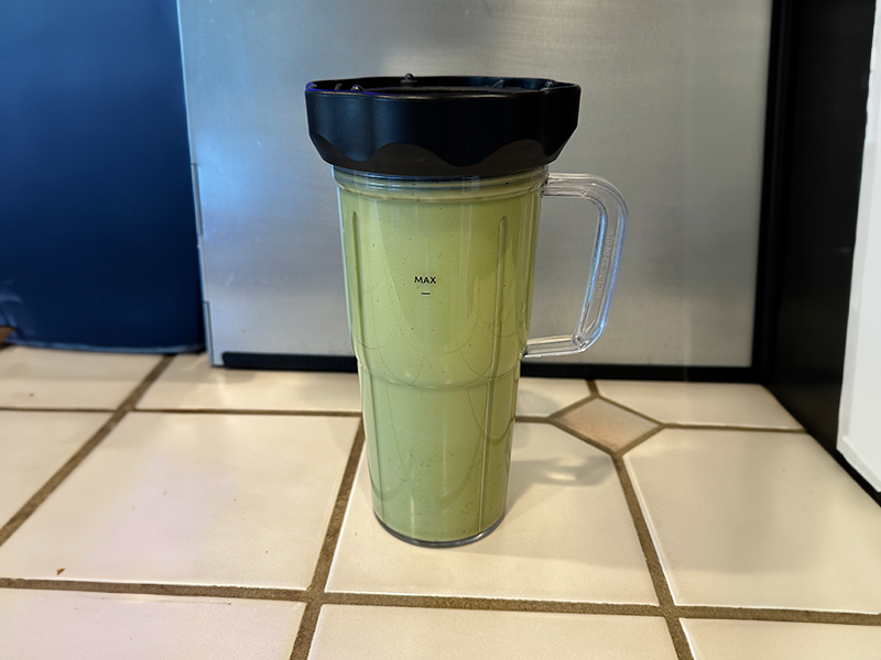 Chef Ena Avacado Smoothie with lid